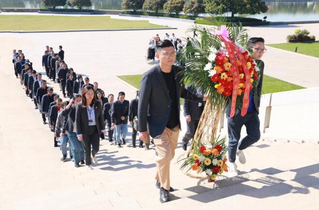 1701161904498178.jpg 2.jpg